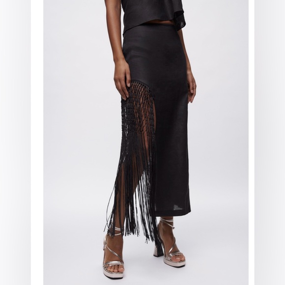 ZARA MAXI SKIRT WITH FRINGES  LININ AND ZARA PURPLE CROP TOP - Picture 5 of 10